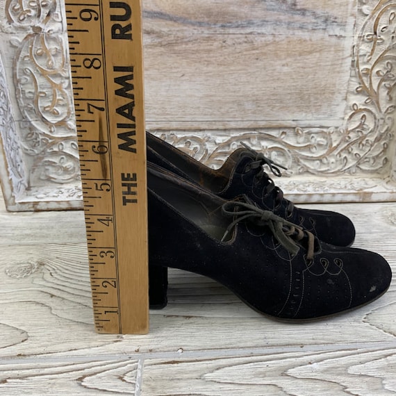 Antique 1920s/30s Heeled lace-up Shoes (HG) - image 10