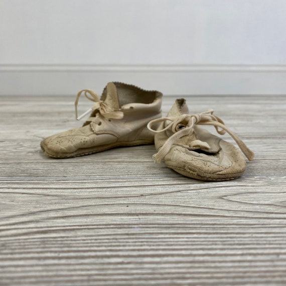 Vintage White Leather Baby Shoes /bh - image 4