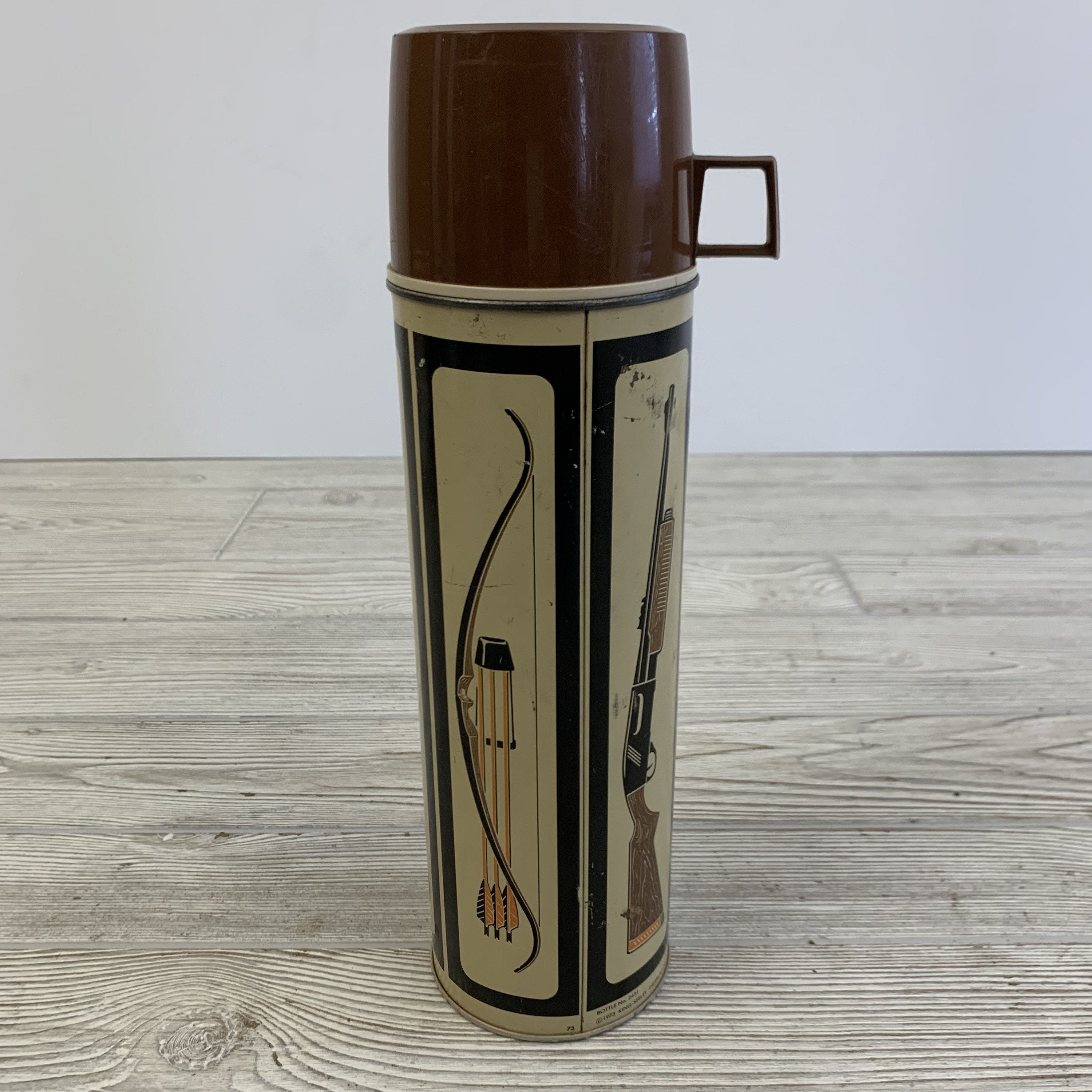 Vintage King Seeley Outdoorsman Thermos, Rifle, Hunting Bow, Fishing Pole  #2431 (HG)