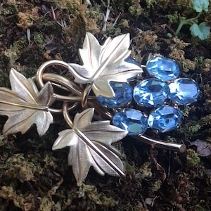 VanDel brooch GF VanDel brooch pin gold blue vintage floral brooch branded brooch vintage