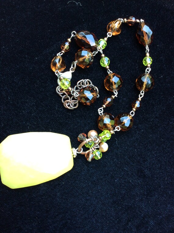 Olive jade and glass beaded vintage necklace.Face… - image 5