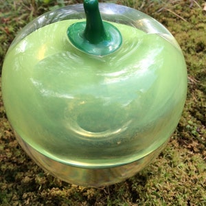 Glass apple green apple Swedish glass Ahus fruit paperweight