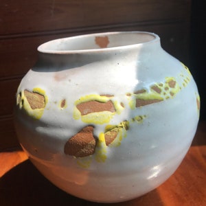 Yellow vase ceramic vase yellow white round vintage vase Japanese style vase