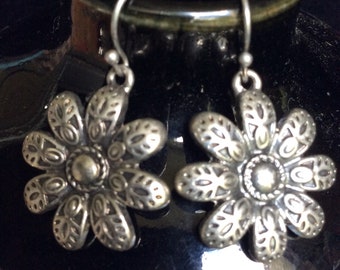 Silver earrings,silver flower earrings,925 silver,marked