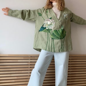 Handbemaltes reines Leinenhemd, Leinenbluse geblümt, Boho Sommerhemdbluse, Grünes Oversize Blumenhemd