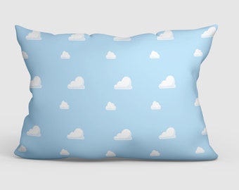 トイ・ストーリー クラウド 枕カバー | Blue Sky Decor