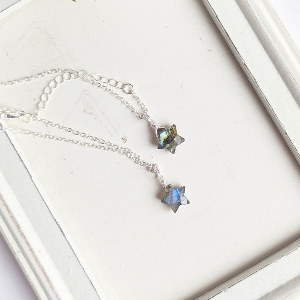 Mini collar estrella labradorita , colgante de cristal, regalo para ella, celestial, cielo nocturno, piedra preciosa, minimalista, delicada, facetada, cadena de plata