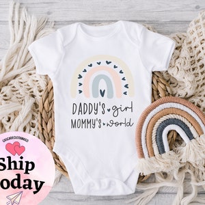 Daddy's Girl Mommy's World, Mommy baby Onesie®, daddys Girl bodysuit, Fathers Day Baby Girl outfit, Girl Mom Onesie®, Girl Moms Gift