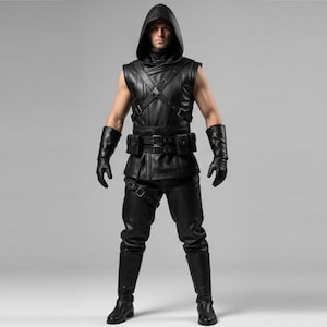 Men’s Black Assassin Leather Costume – Hooded Rogue Vest, Combat Pants & Gloves – Medieval Warrior Set for Halloween Cosplay.