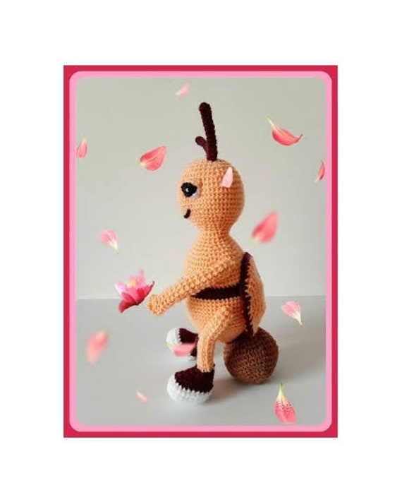 Patrón de crochet en PDF para tejer a Leo, el Escarabajo pelotero/ PDF crochet pattern Leo, the Dung beetle