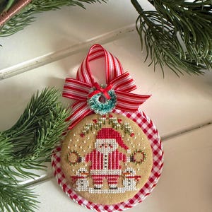 Santa Wreaths-RoundAbouts Cross Stitch Chart