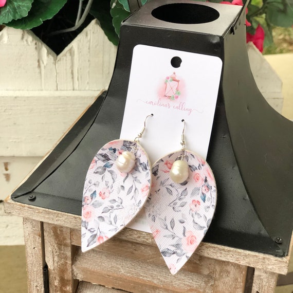White Floral Leather Earrings White Floral Leather Earrings