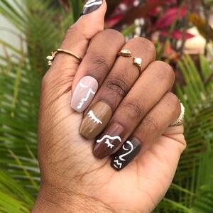 Serving Face | Brown Ombre Abstract Faces | Press On Faux Nails