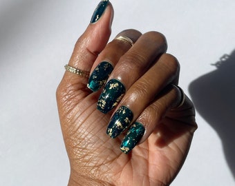 Good Fortune | Dark Green Gold Flake Press On Faux Nails
