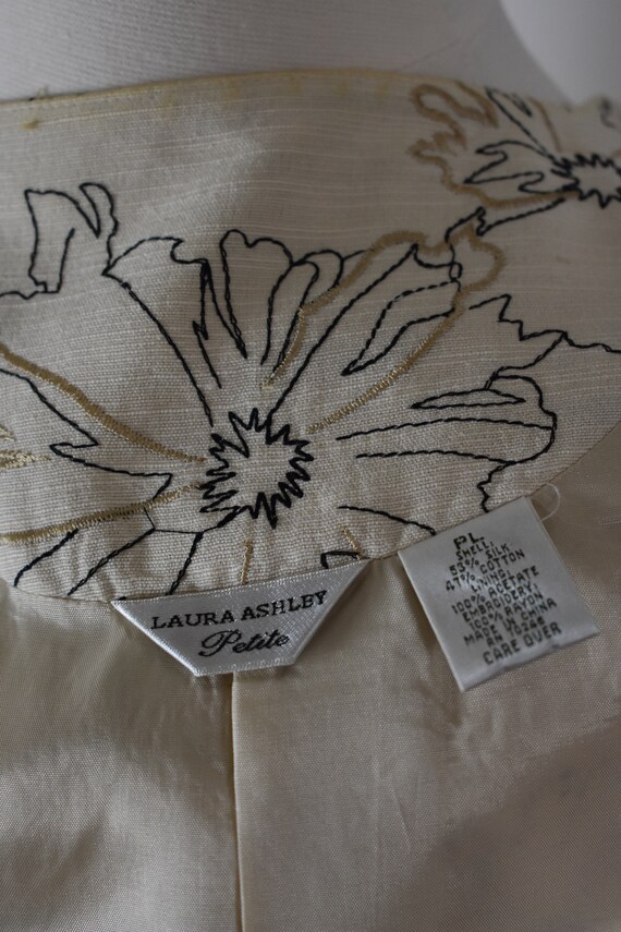 M/L Vintage Laura Ashley Petite Floral Embroidere… - image 7