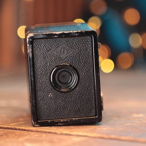 Antique Agfa Cadet Flash A8 Film Box Camera (1940s)
