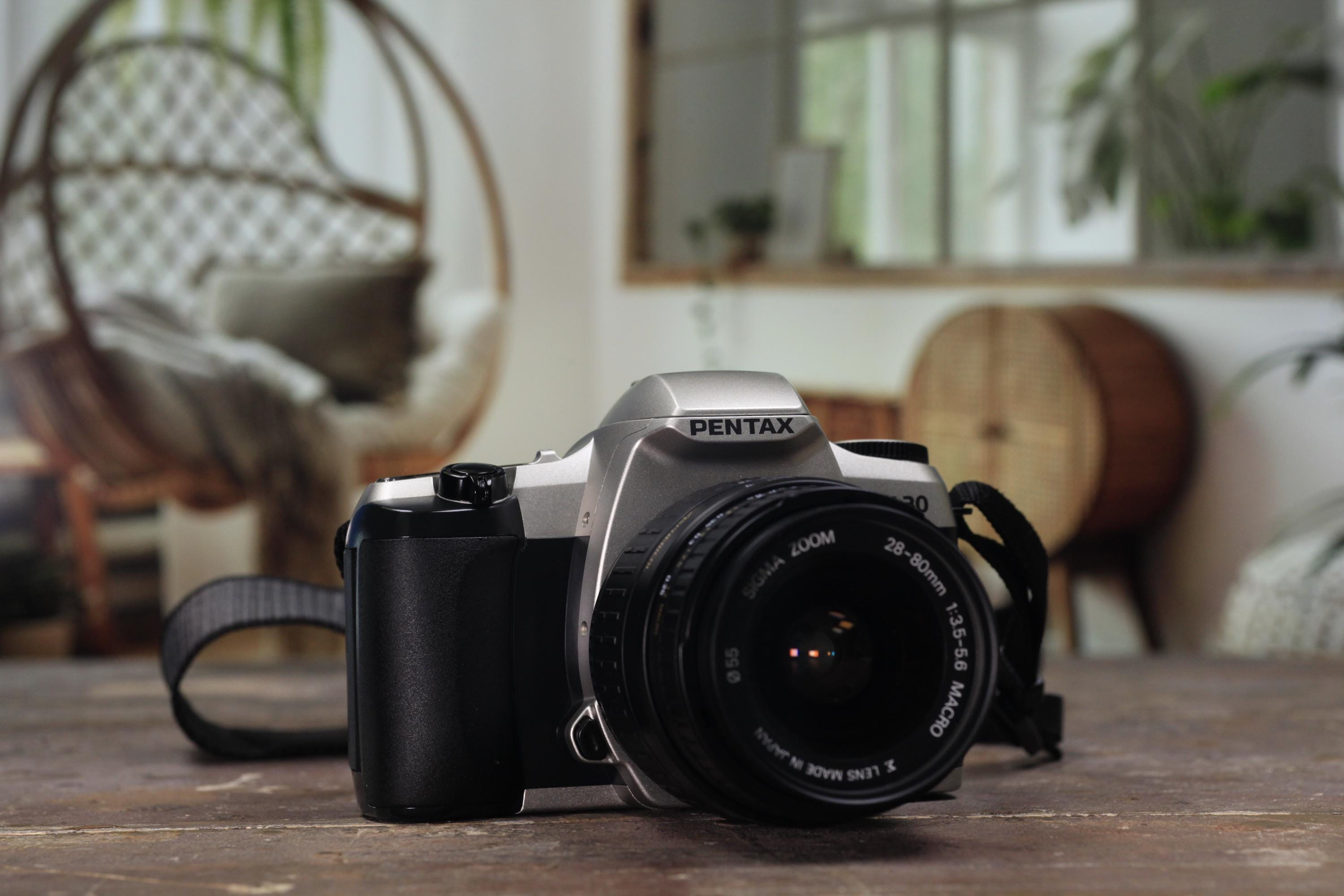 Pentax ZX-30 35mm Film SLR Camera – Sigma 28–80mm Zoom Lens