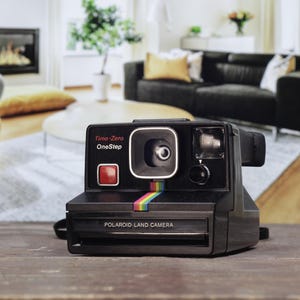 Polaroid OneStep SX-70 Camera: Classic Vintage Instant Film Photography