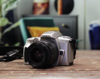 ミノルタ Maxxum 50 一眼レフフィルムカメラ（28-70mm ズームレンズ