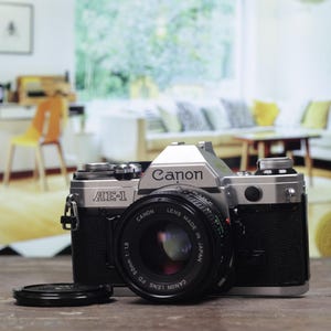 Canon AE-1 SLR 35 mm Filmkamera w / 50 mm 1.8 lichtstarke Festbrennweite - Exzellenter Zustand