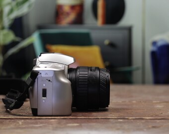 ミノルタ Maxxum 50 一眼レフフィルムカメラ（28-70mm ズームレンズ