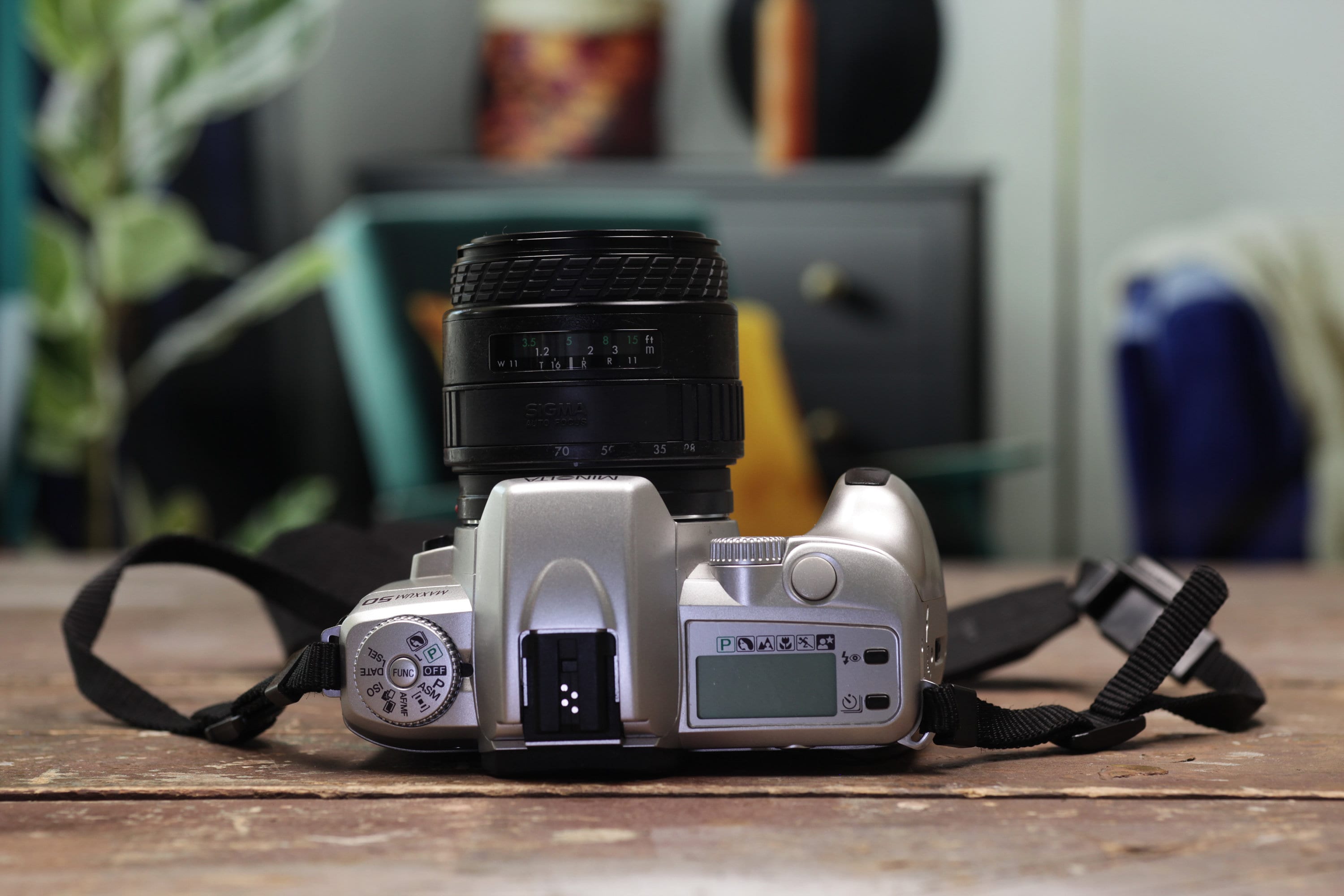 ミノルタ Maxxum 50 一眼レフフィルムカメラ（28-70mm ズームレンズ