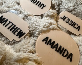 Acrylic Circle Wedding Place Cards | Custom Seating Name Cards