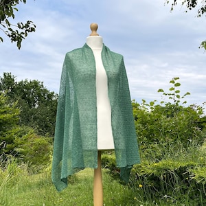 New Green Summer Lace Shawl, Finely Knitted Womens Shoulder Wrap in Pure Linen, Super Stylish Emerald Green Feminine Linen Shawl Scarf