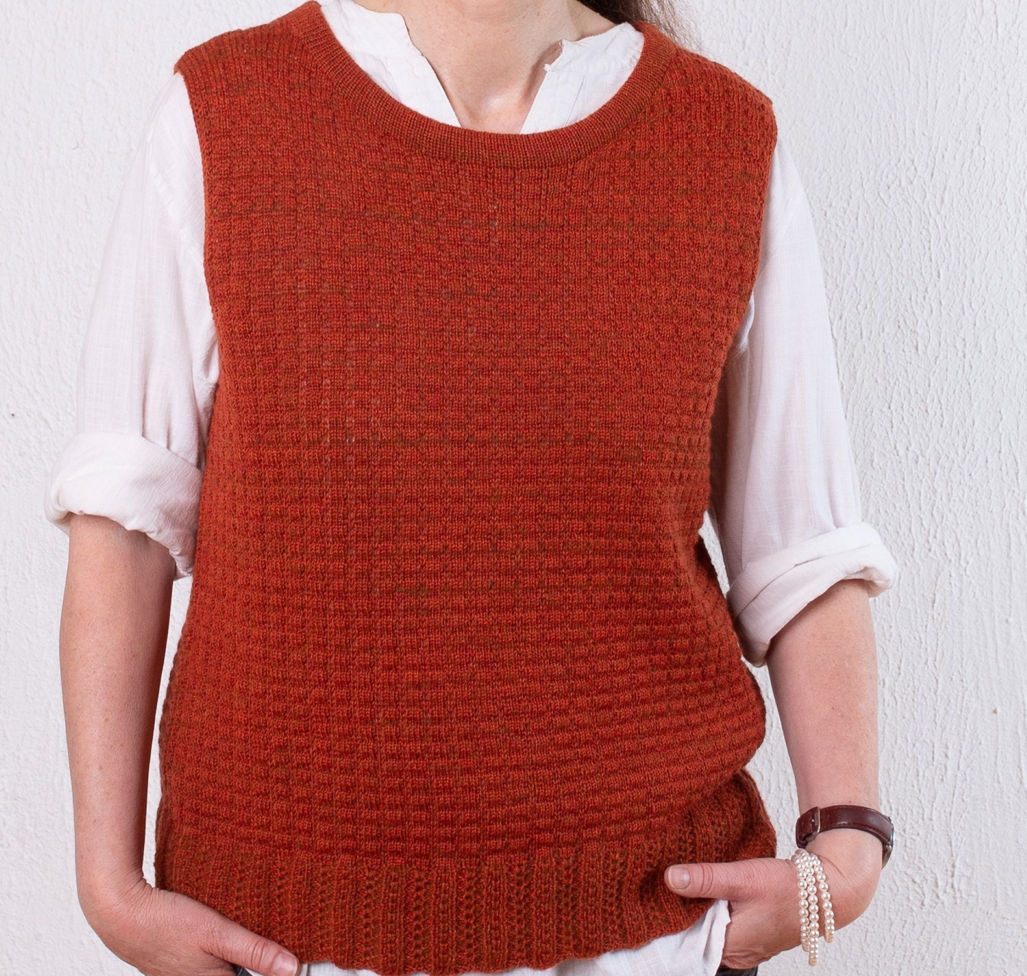 Women's Sleeveless Sweater in Dark 