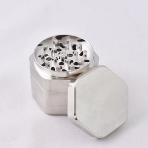 Silver 4 Compartment Grinder with Magnetic Closure and Kief Catcher