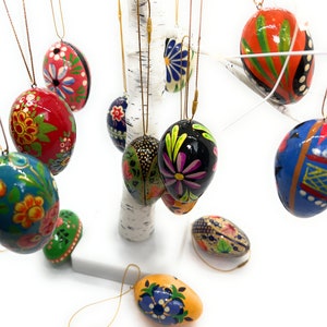 Hanging wooden Easter Eggs, Handpainted solid eggs, Pisanki style, eco friendly and lightweight image 3