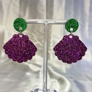 Boucles d&#39;oreilles Disney scintillantes scintillantes faites à la main de petite sirène - Disney World - vacances - cadeaux pour elle - violet vert blanc bleu rose or
