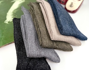 Calcetines de lana merino orgánica: tejido unisex, suave y cómodo.