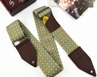 Retro Green Guitar Strap, Upcycled Leather Double Layer Ends, Leather Guitar Strap, Gift for Her, Gift for Him, Electro Bass Acoustic Guitar