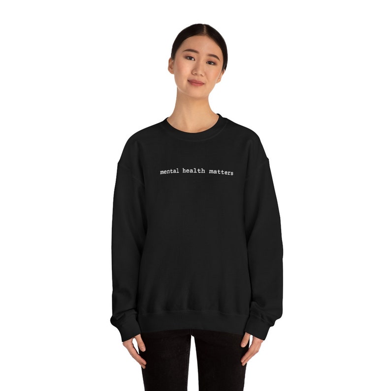 Mental Health Matters sweatshirt, Anxiety state of mind since birth, anti social club staying home awareness introvert overthinker comfy top Bild 2