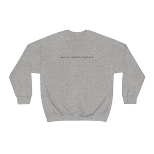 Mental Health Matters sweatshirt, Anxiety state of mind since birth, anti social club staying home awareness introvert overthinker comfy top Bild 7