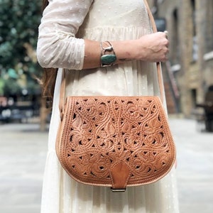 CUT OUT LEATHER Bag Tan, Floral Leaf Leather Purse, Vintage Hippie Purse, Boho Western Satchel, Moroccan Berber Bag, Tooled Leather Bag