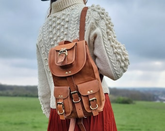 Zaino Piccolo da Donna in Pelle con Tasche Esterne - Zaino in Vera Pelle per Lei - Borsa da Viaggio Vintage - Pratica Borsa Minimalista