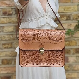 FLORAL TOOLED LEATHER Bag, Vintage Western Purse, Embossed Women Crossbody Bag, Flower Boho Hippie Bag, Cowgirl Saddle Bag Genuine Leather