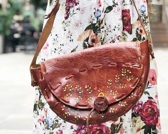 70s PAINTED FLOWER LEATHER Bag, Vintage Floral Tooled Leather Purse, Handmade Boho Leather Satchel, Bohemian Purse Tan, Hippie Women's Bag