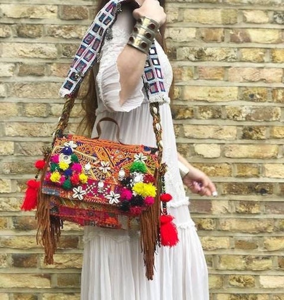 HIPPIE LEDER TASCHE mit Quasten, Einzigartige Frauen Fransen Geldbörse,  Festival Tasche Vintage Stil, Perlen Banjara Tasche Ethnic Pom Poms -  .de