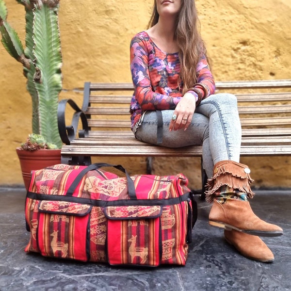 Large Women LIGHTWEIGHT TRAVEL BAG, Alpaca Wool Bag, 24" Holdall Boho, Kilim Carpet Duffle Bag, Foldable Overnight Weekend Bag