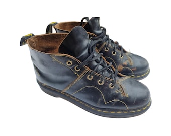 Rare Vintage 10 Hole DR MARTENS BOOTS 40 Uk 7 Us 9 - Lace Up Leather Combat Boots - Unisex Biker Boots for Women and Men