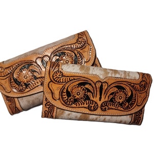 Cartera de piel de vaca vintage con diseño floral hecho a mano - Cartera de piel grande para mujer - Cartera de mano estilo suroeste estilo boho