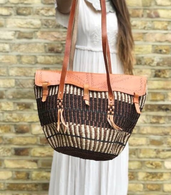 Large VINTAGE SISAL LEATHER Bag, 60s 70s Woven Bu… - image 2