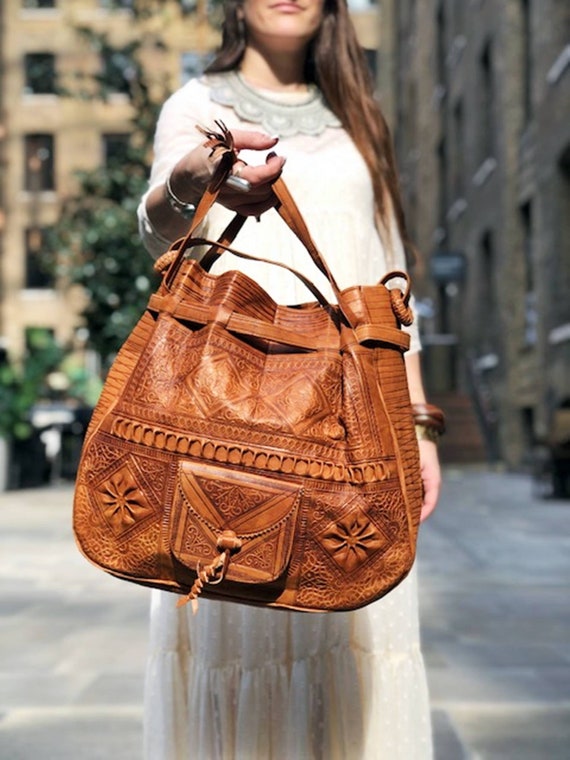 VERSATILE LEATHER BUCKET Bag in Vintage Style Large Leather 
