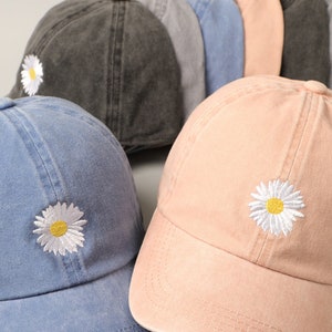 Daisy Embroidered Cap, Cotton Baseball Cap, Trucker Hat, Cotton Hat, Personalized Baseball Hat, Daisy Baseball Cap, Snap Back