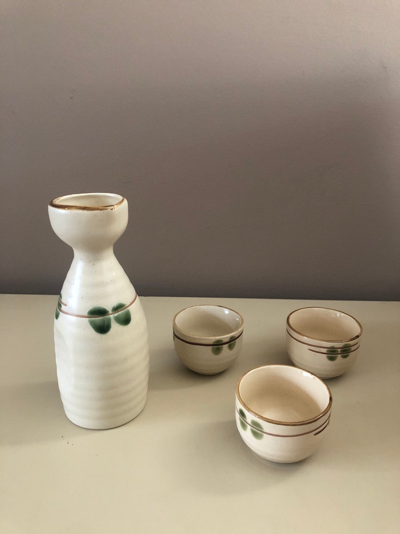 Vintage Japanese Saki Decanter with Beautiful Painted Design 5" Tall Vintage Japanese Saki Decanter with Beautiful Painted Design 5" Tall