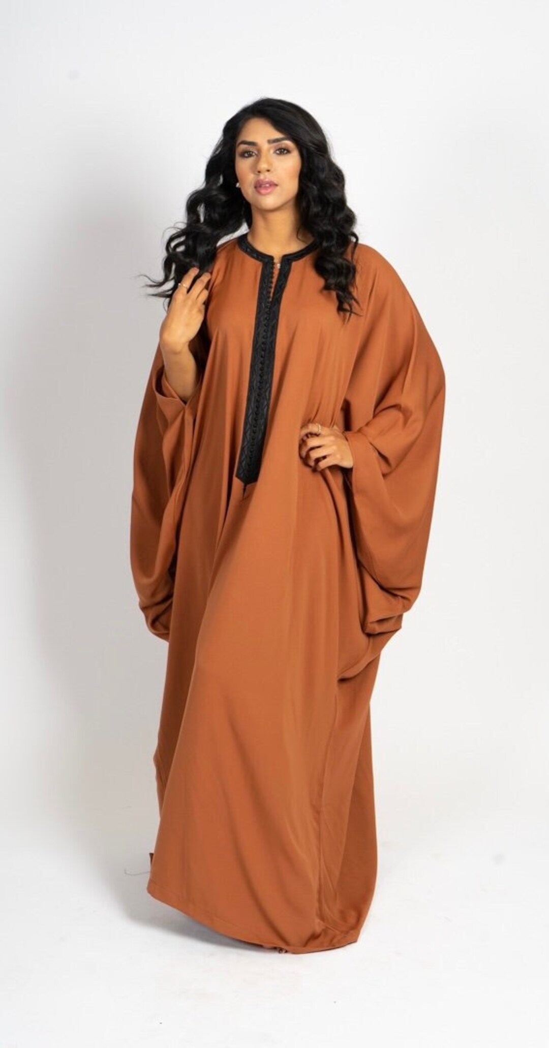 Embroidered simple kaftan
