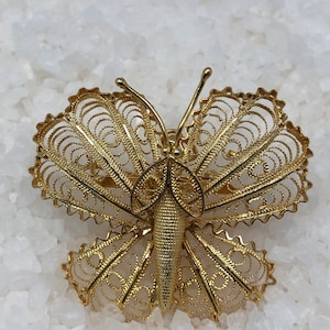 Creative Design Crystal Butterfly Brooch Fashion Simple Suit